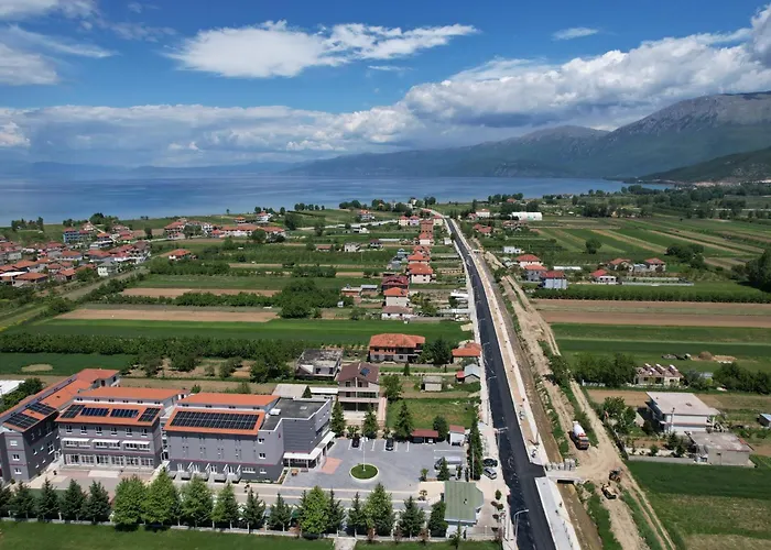 Kompleksi Cfn Hotell Bucimas