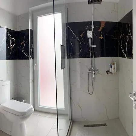 Kompleksi Cfn Albania Hotel